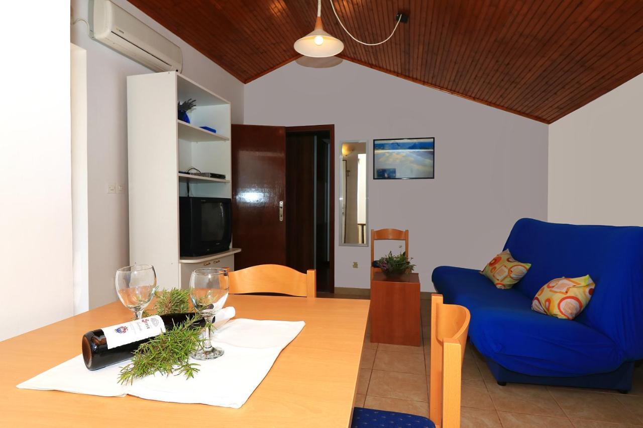 Apartments With A Parking Space Jezera, Murter - 5079 외부 사진